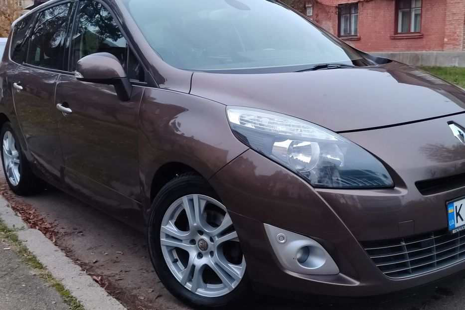 Продам Renault Grand Scenic 7s 2010 года в Киеве