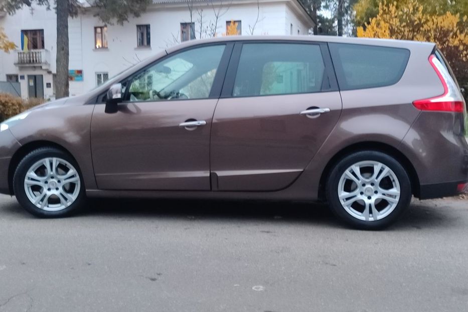 Продам Renault Grand Scenic 7s 2010 года в Киеве