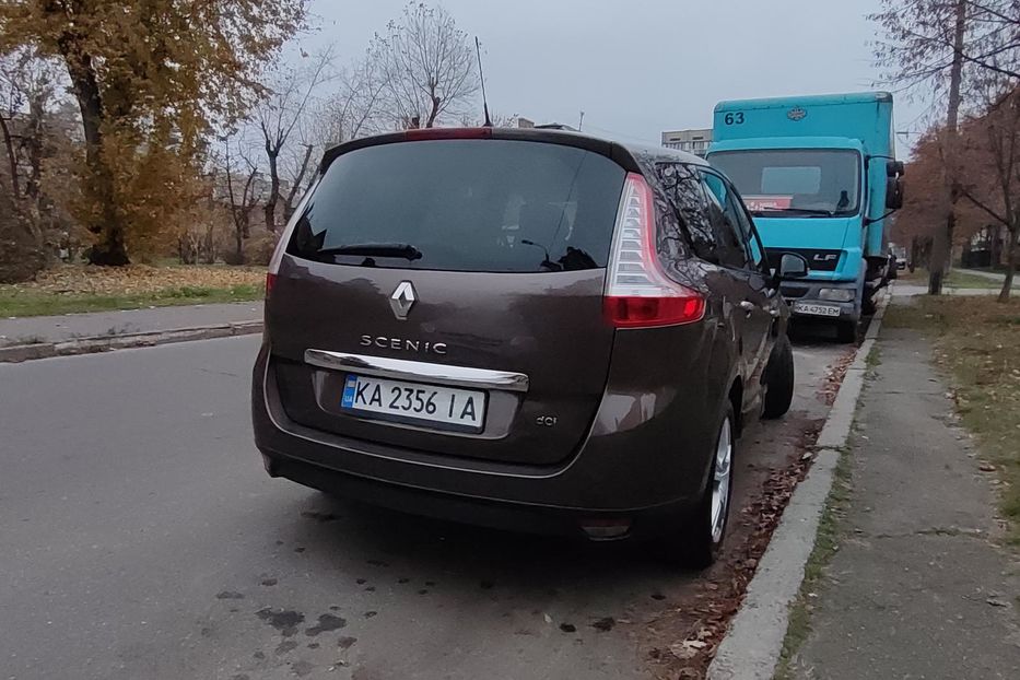 Продам Renault Grand Scenic 7s 2010 года в Киеве