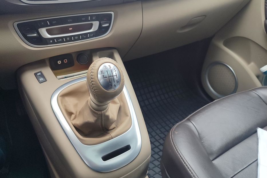 Продам Renault Grand Scenic 7s 2010 года в Киеве