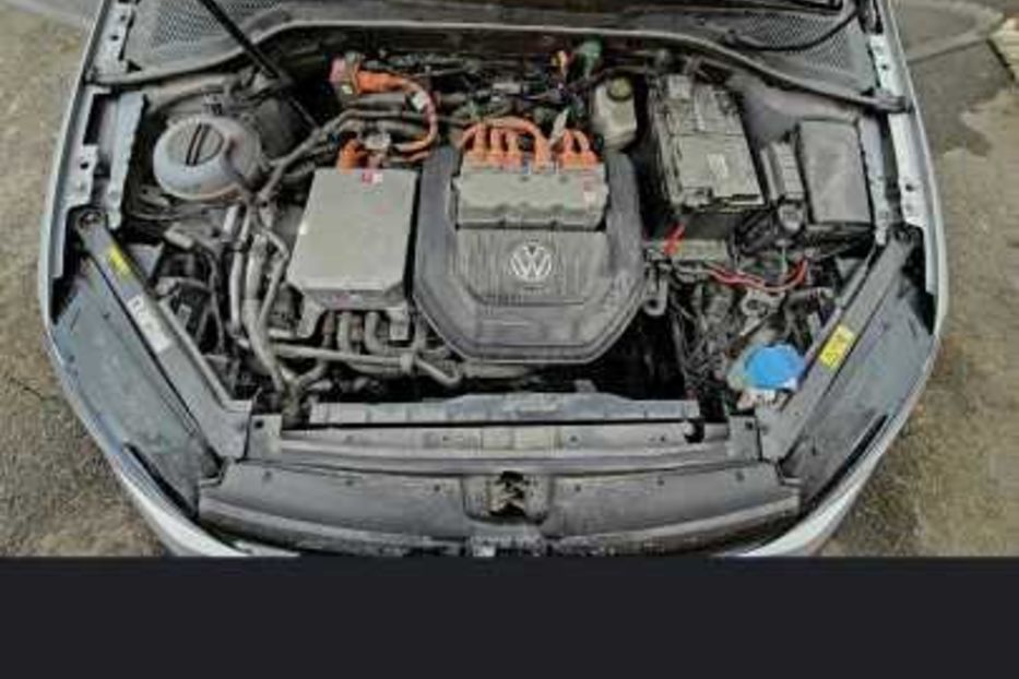 Продам Volkswagen e-Golf 2016 года в Виннице