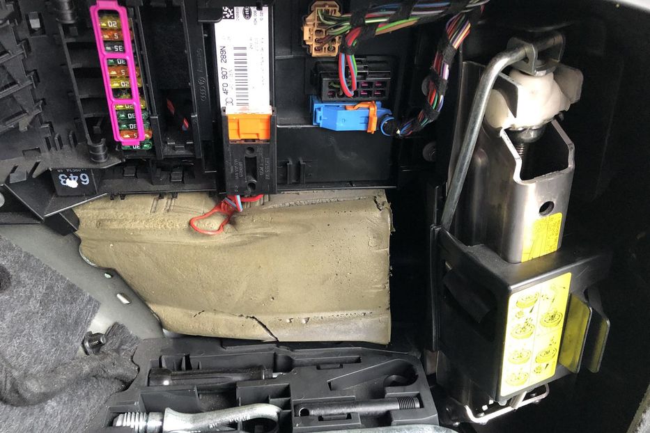 Продам Audi A6 C6/4F (FL) • 3.0 TDI Tiptronic 2010 года в Житомире