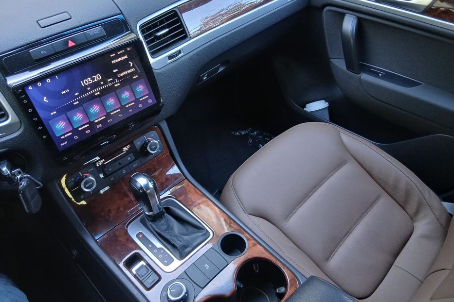 Продам Volkswagen Touareg life+ 2013 года в Одессе