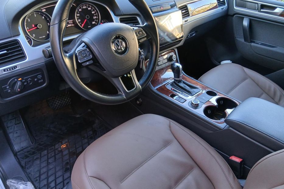 Продам Volkswagen Touareg life+ 2013 года в Одессе
