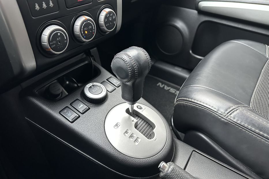 Продам Nissan X-Trail 4WD 2.5 AT 2012 года в Киеве