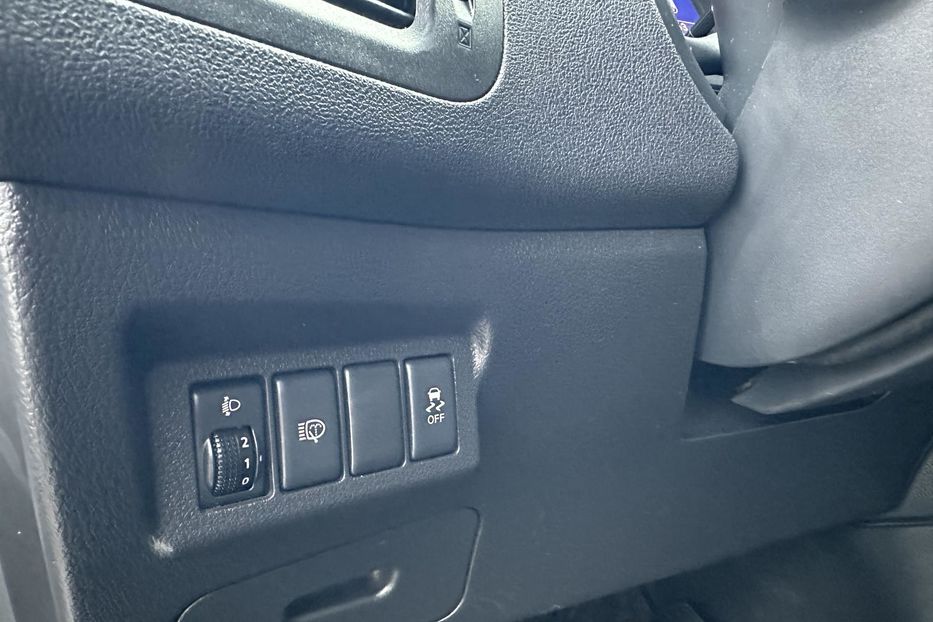 Продам Nissan X-Trail 4WD 2.5 AT 2012 года в Киеве