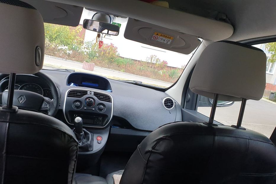 Продам Renault Kangoo пасс. 2014 года в Ровно