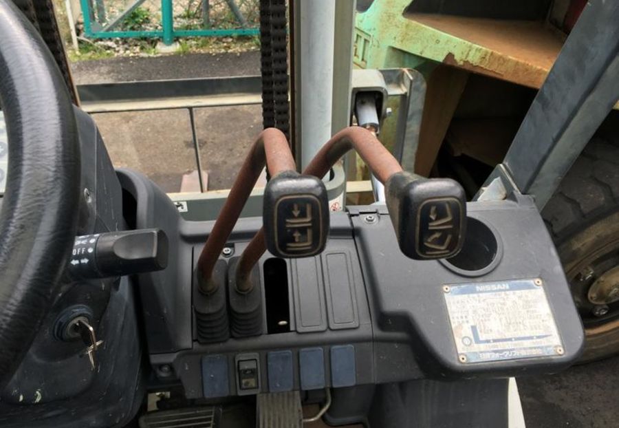 Продам Nissan FD дизельный, 511 м/г 2011 года в Черновцах