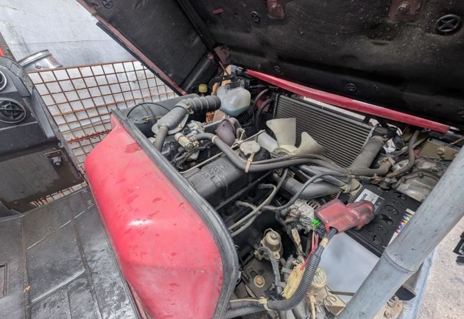 Продам Nissan FG з напрацюванням 3757 мотогодин 2000 года в Львове