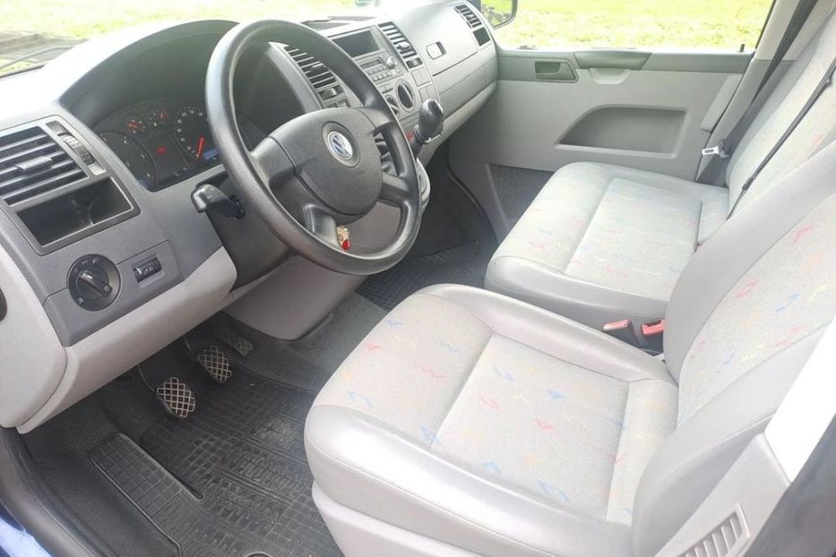 Продам Volkswagen T5 (Transporter) пасс. 2005 года в Сумах