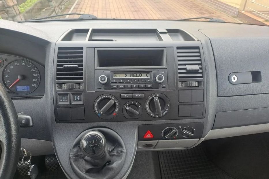 Продам Volkswagen T5 (Transporter) пасс. 2005 года в Сумах