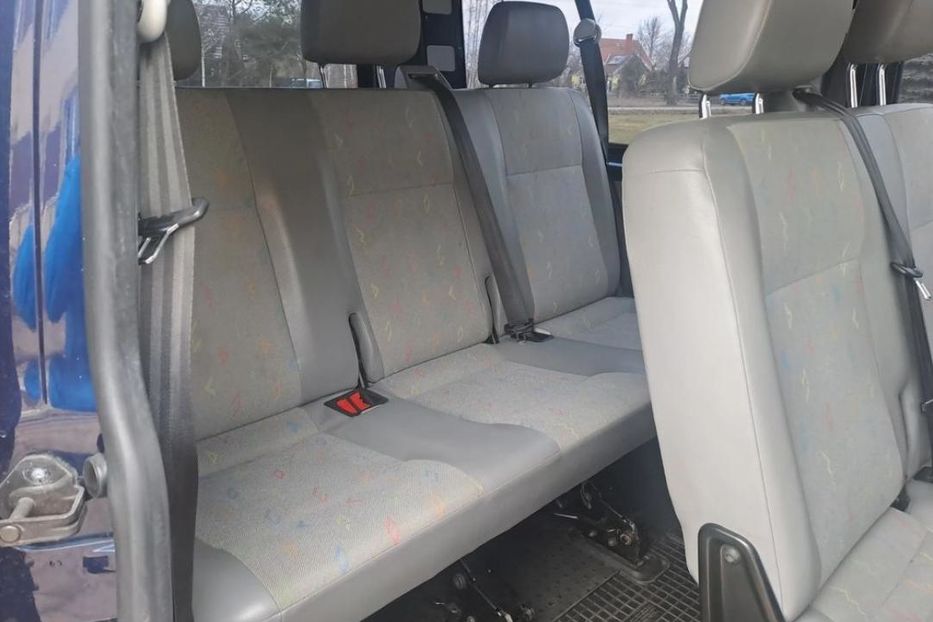 Продам Volkswagen T5 (Transporter) пасс. 2005 года в Сумах