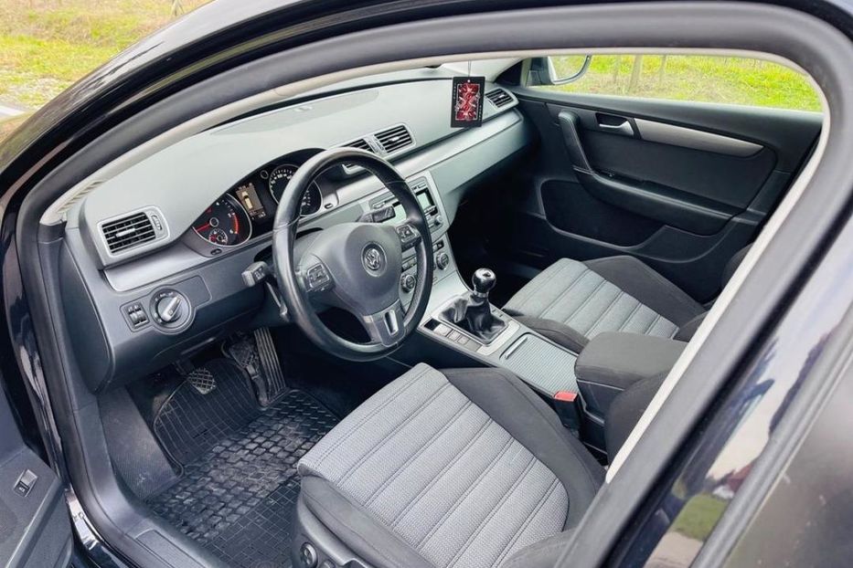 Продам Volkswagen Passat B7 2012 года в Киеве