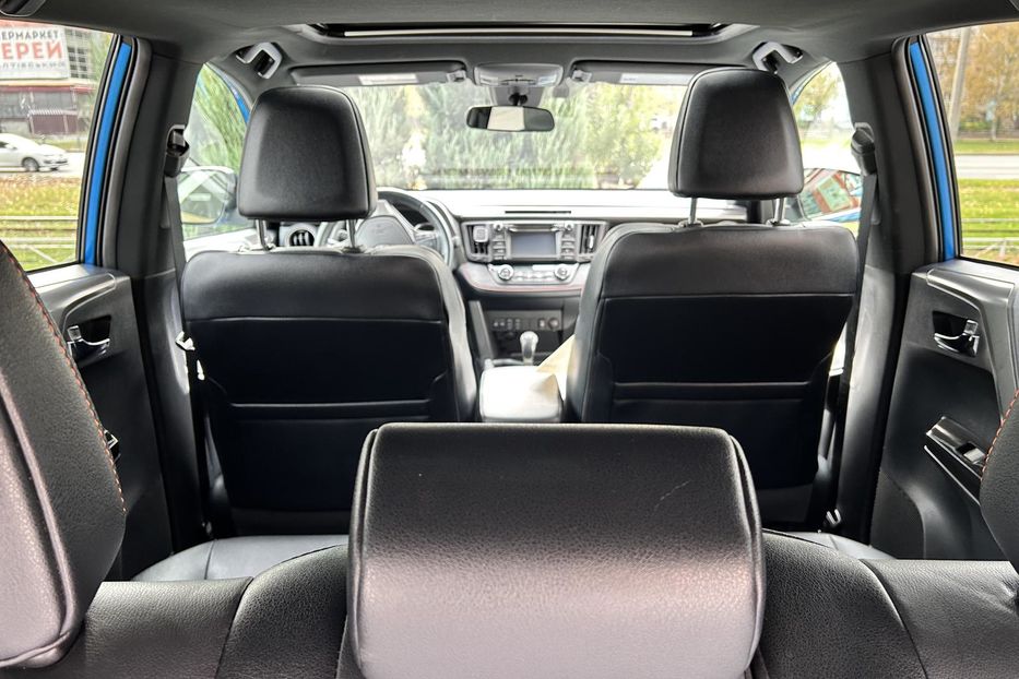 Продам Toyota Rav 4 IV 2017 года в Харькове