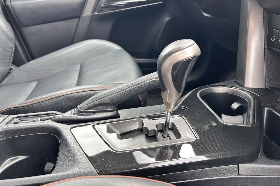 Продам Toyota Rav 4 IV 2017 года в Харькове