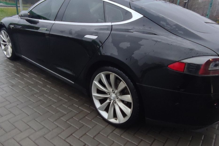 Продам Tesla Model S Р85D 2015 года в Житомире
