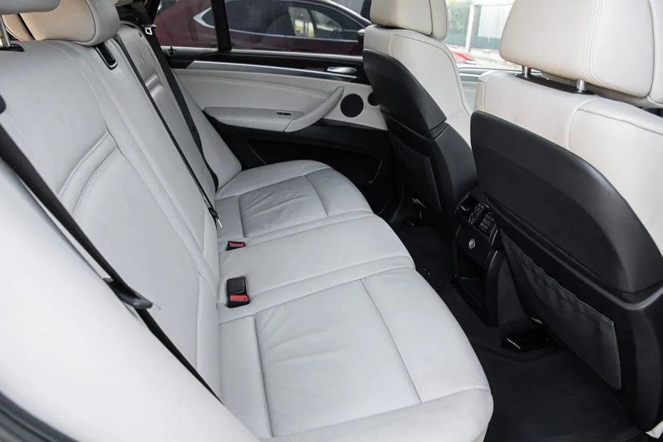 Продам BMW X5 2011 года в Харькове