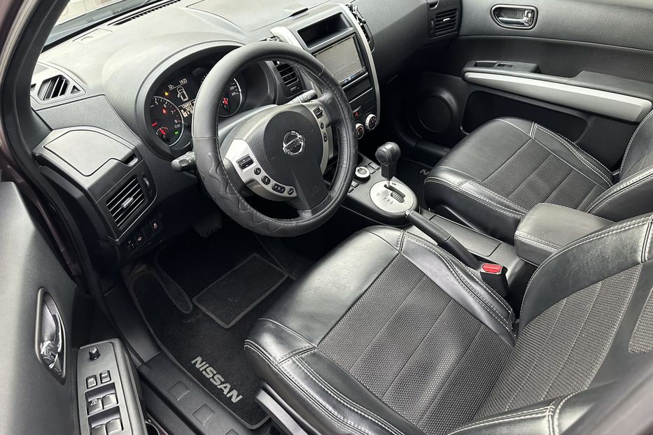 Продам Nissan X-Trail 4WD 2.5  2012 года в Киеве