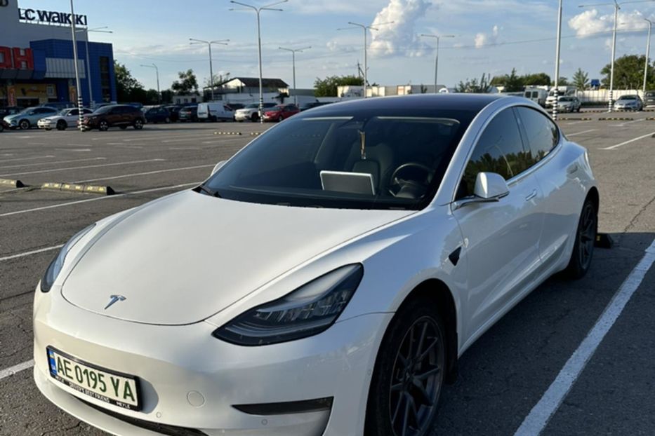Продам Tesla Model 3 SR+ 2019 года в Днепре
