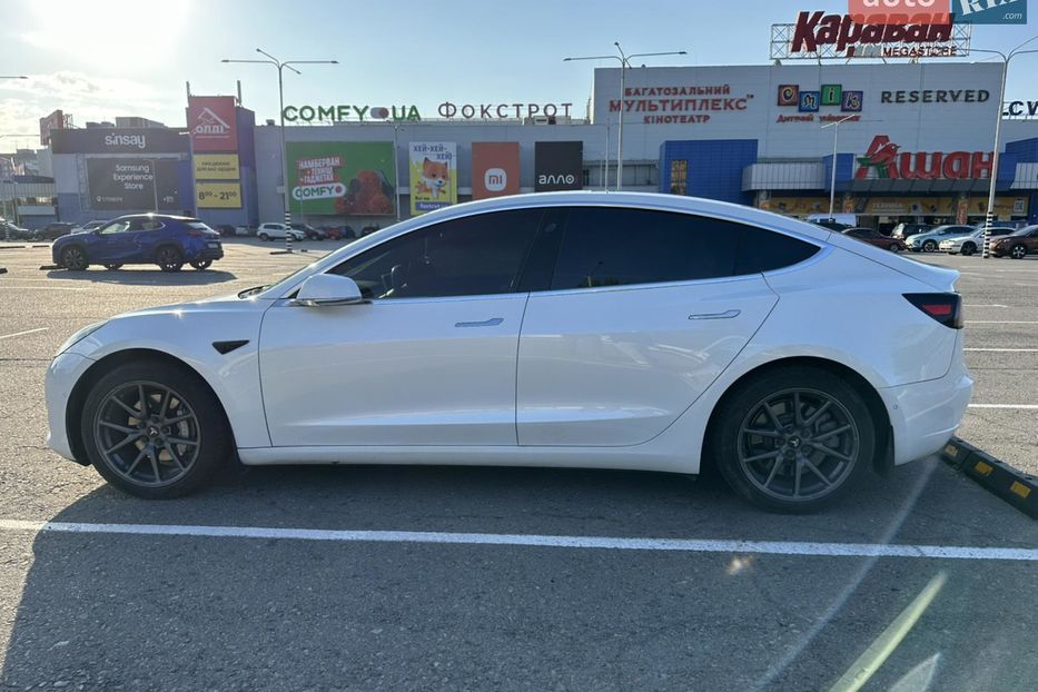 Продам Tesla Model 3 SR+ 2019 года в Днепре