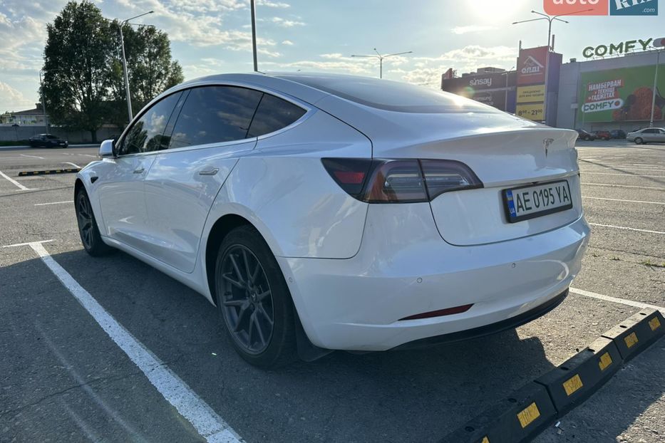 Продам Tesla Model 3 SR+ 2019 года в Днепре