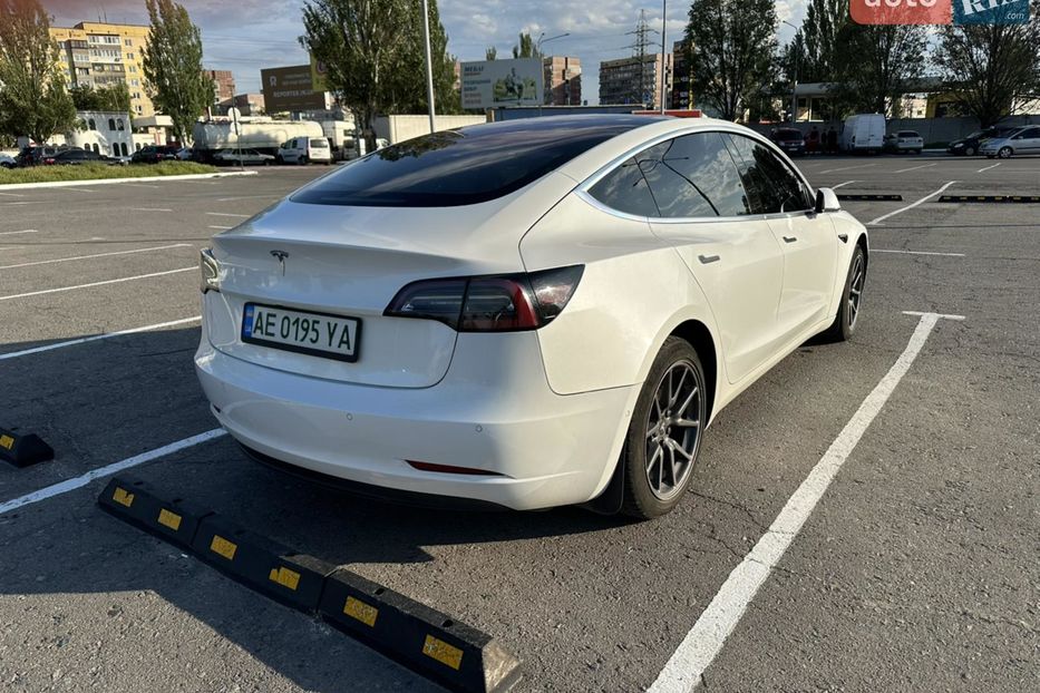 Продам Tesla Model 3 SR+ 2019 года в Днепре