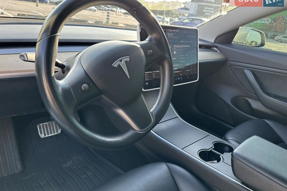 Продам Tesla Model 3 SR+ 2019 года в Днепре