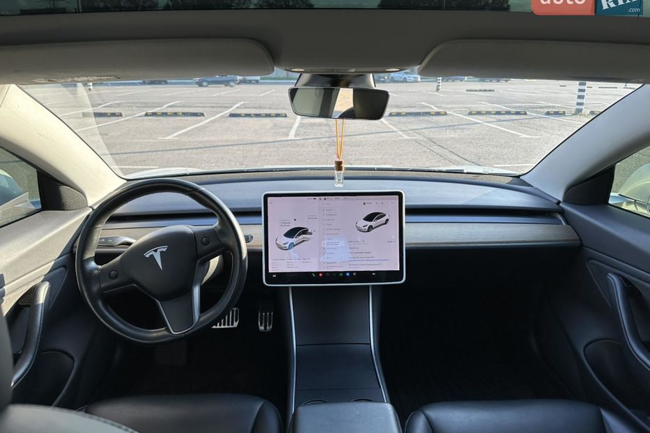 Продам Tesla Model 3 SR+ 2019 года в Днепре