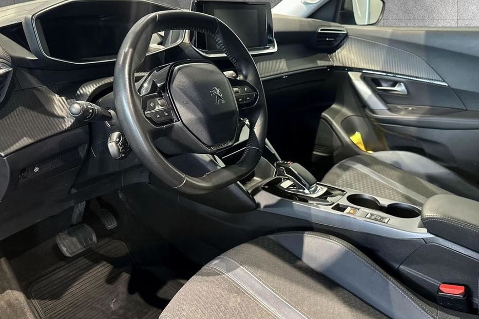 Продам Peugeot 2008 2020 года в Луцке