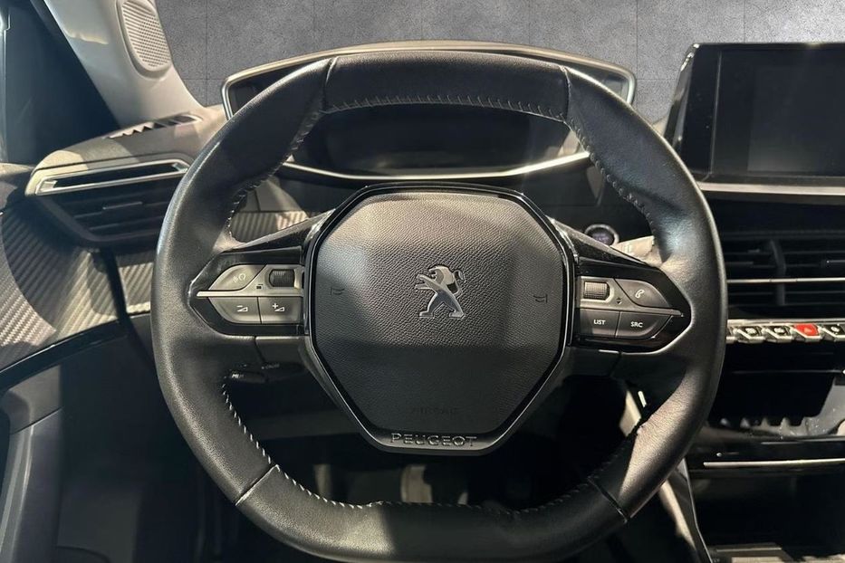 Продам Peugeot 2008 2020 года в Луцке