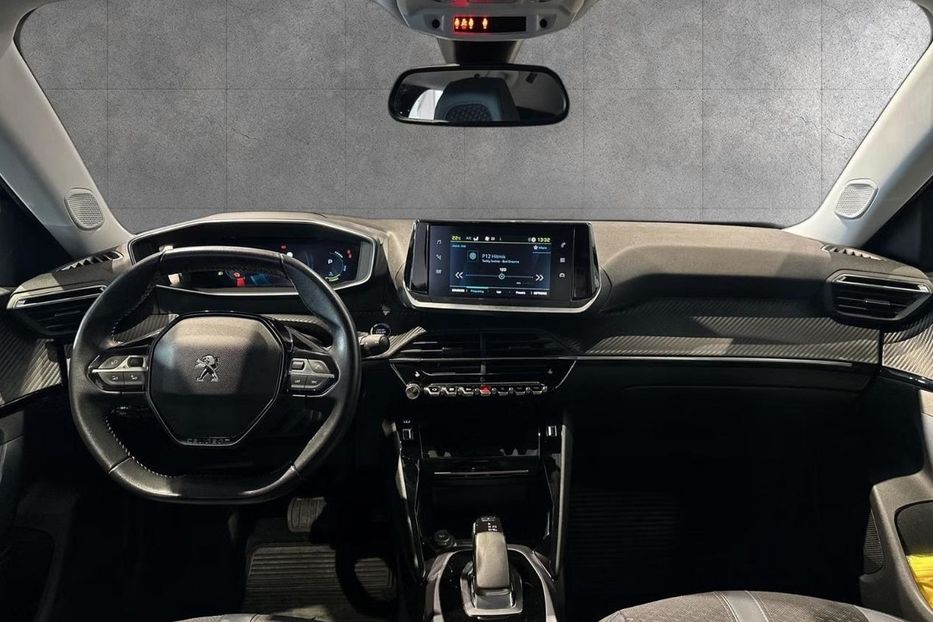 Продам Peugeot 2008 2020 года в Луцке