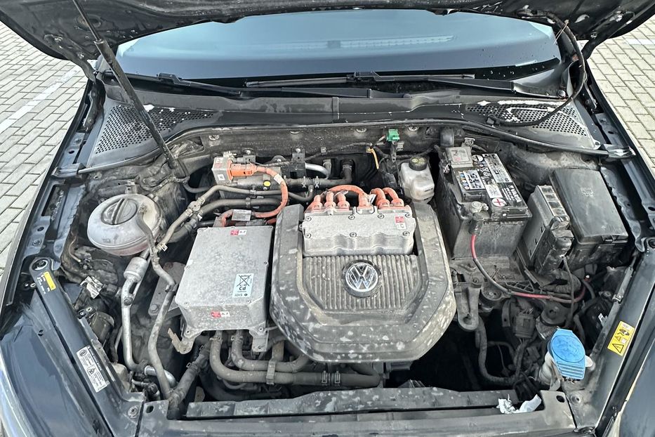 Продам Volkswagen e-Golf 2015 года в Тернополе