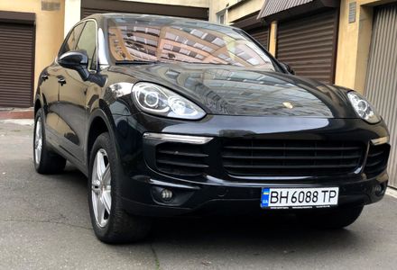 Продам Porsche Cayenne Plug-in-hybrid 420 л.с.  2015 года в Одессе