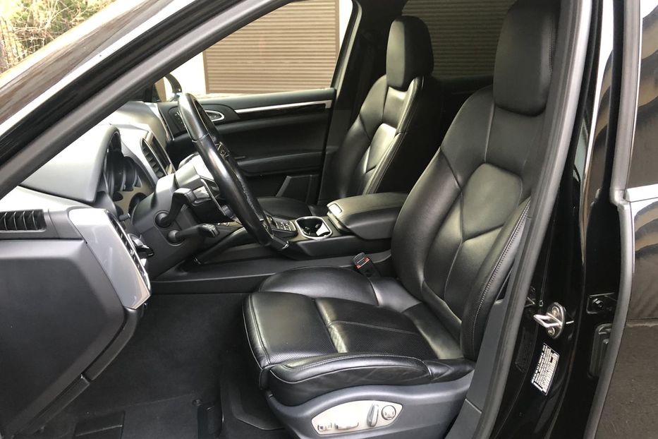 Продам Porsche Cayenne Plug-in-hybrid 420 л.с.  2015 года в Одессе
