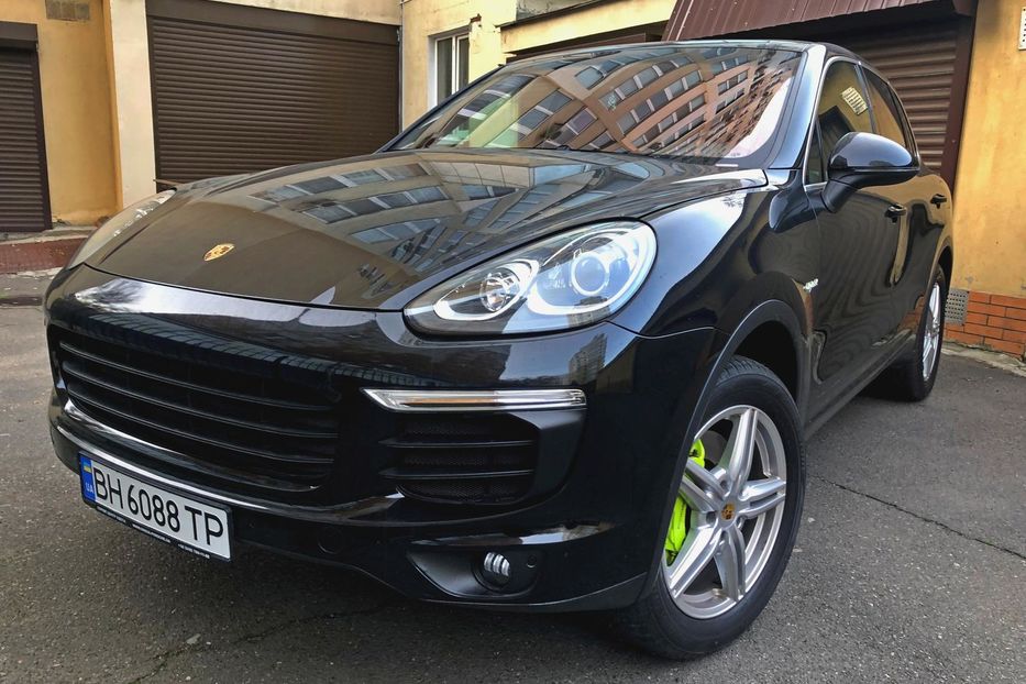 Продам Porsche Cayenne Plug-in-hybrid 420 л.с.  2015 года в Одессе
