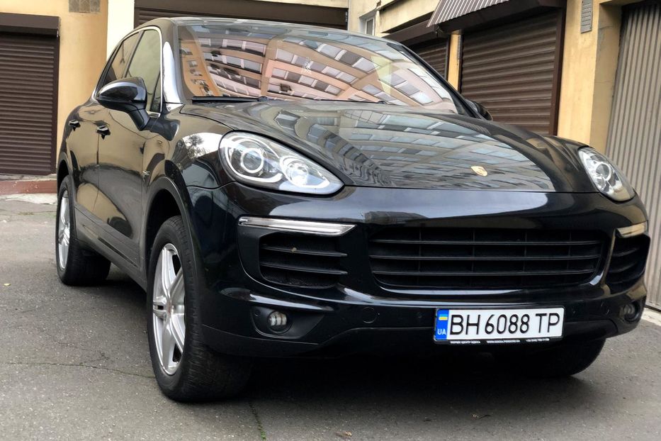 Продам Porsche Cayenne Plug-in-hybrid 420 л.с.  2015 года в Одессе