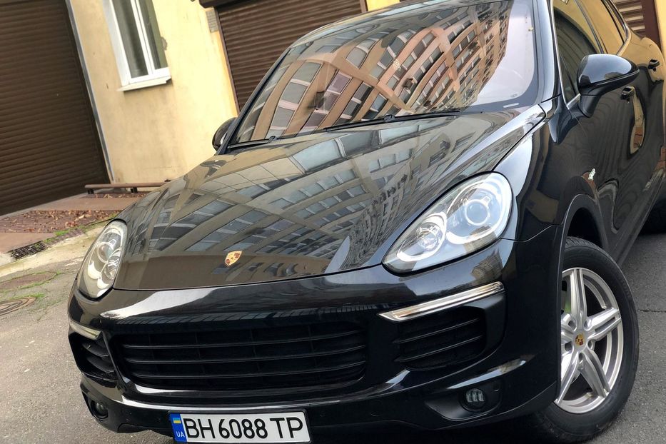 Продам Porsche Cayenne Plug-in-hybrid 420 л.с.  2015 года в Одессе