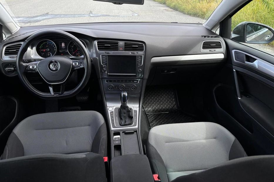 Продам Volkswagen e-Golf 2016 года в г. Мавковичи, Львовская область