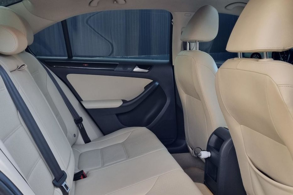 Продам Volkswagen Jetta 2015 года в Киеве