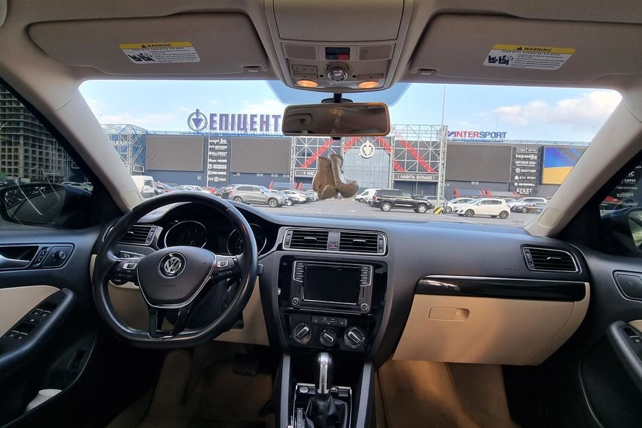 Продам Volkswagen Jetta 2015 года в Киеве