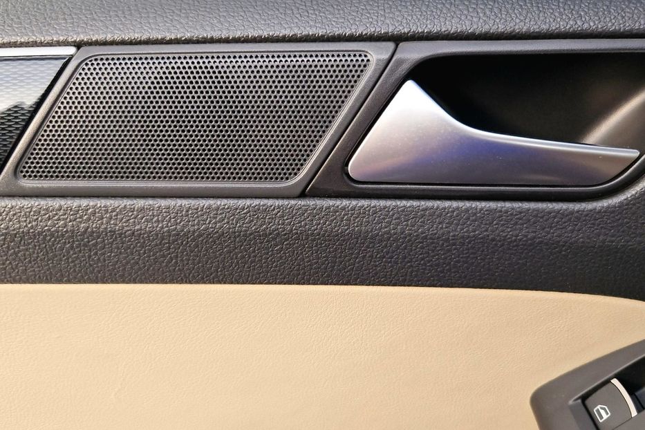 Продам Volkswagen Jetta 2015 года в Киеве