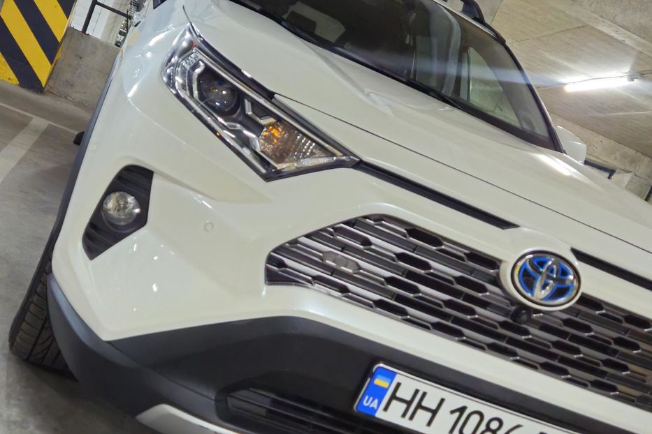 Продам Toyota Rav 4 2020 года в Одессе