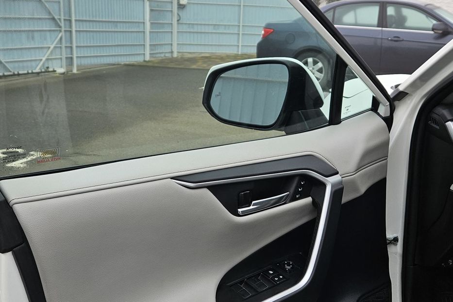 Продам Toyota Rav 4 2020 года в Одессе