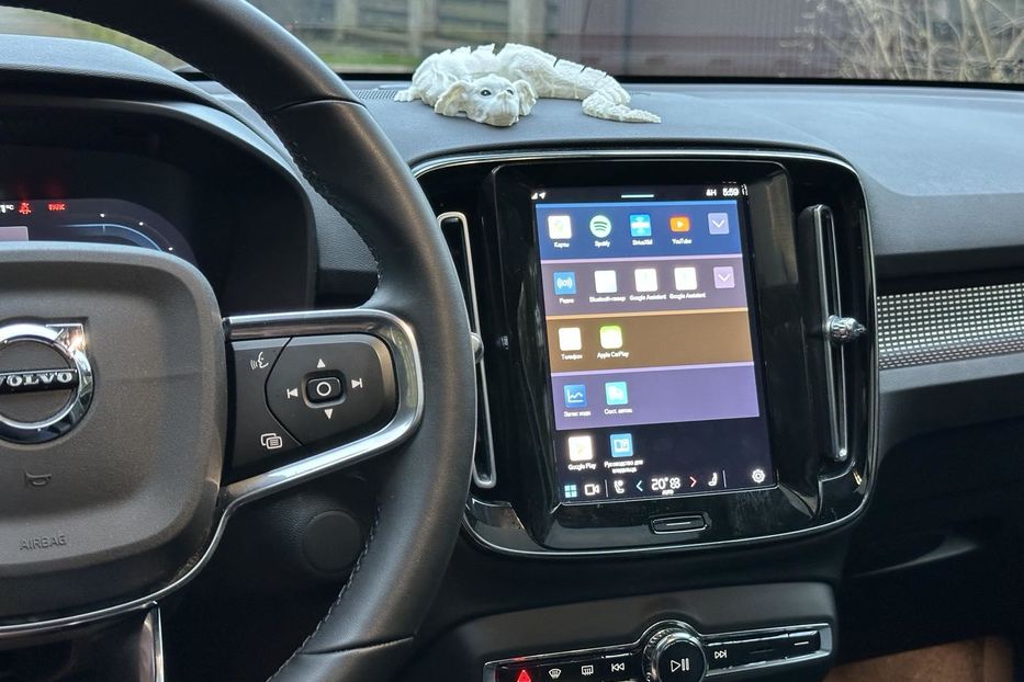 Продам Volvo S40 XC40 Recharge Pure Electric  2021 года в Киеве