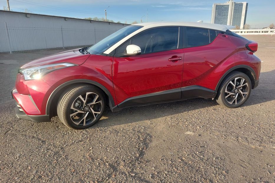 Продам Toyota C-HR Автомат 2018 года в Киеве