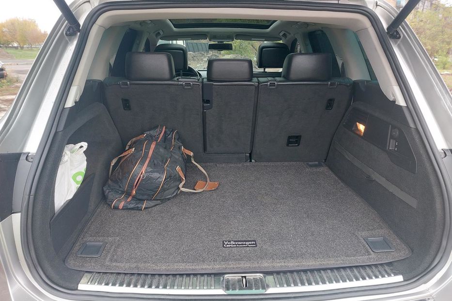 Продам Volkswagen Touareg Гибрид 2011 года в Киеве