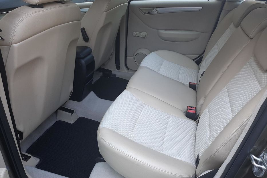 Продам Mercedes-Benz B 200 2009 года в Киеве