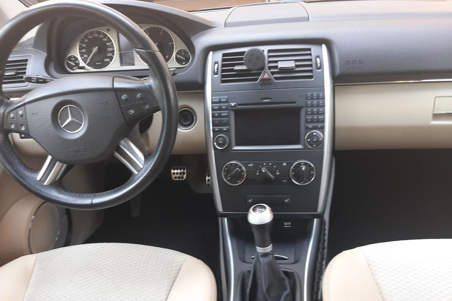 Продам Mercedes-Benz B 200 2009 года в Киеве