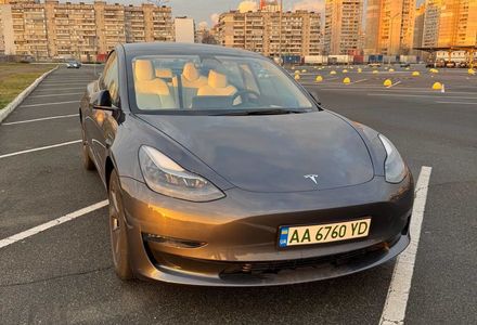 Продам Tesla Model 3 Long Range Dual Motor 2023 года в Киеве