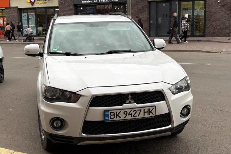 Продам Mitsubishi Outlander Base 2011 года в г. Козин, Ровенская область
